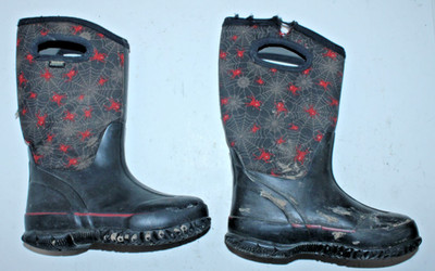 Bogs Winter Boots Kids US13 EURO 30 Insulated Black Spiderwebs Well-Worn 4Frugal
