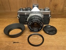 Cla D: près De Mint W/Capuche Olympus OM-2N Caméra à Film Auto W 28mm F/3.5 /