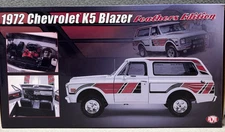 ACME 1972 Chevrolet K5 Blazer Feathers Edition 1:18 Scale Diecast A1807705 NIB
