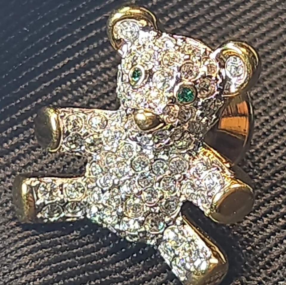 Broche prendedor de oso de peluche de cristal de Swarovski estrás verde piedra de nacimiento de mayo de agosto Foto 3 de 4