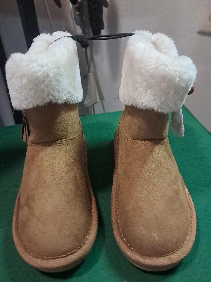 Botas de invierno JCPENNEY Okie Dokie coñac pull-on nuevas con etiquetas para niños 10 medianas  Foto 3 de 4