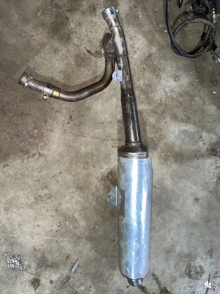 Silenciador tubo de escape antideslizante Suzuki SV650S 1999-2002 Foto 2 de 3