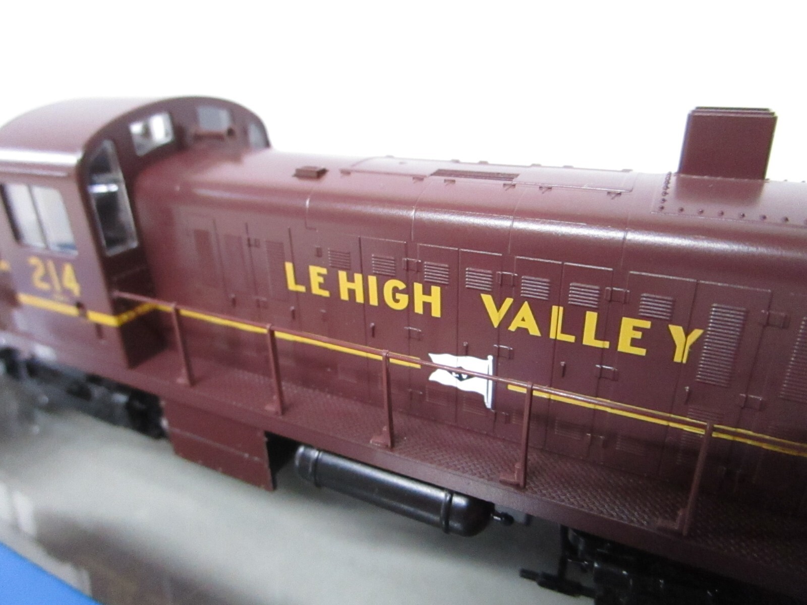 Walthers HO Scale LV Lehigh Valley Alco RS3 Diesel NOS DCC