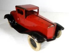 1930's WYANDOTTE MODEL A FORD COUPE RUMBLE SEAT PRESSED STEEL TOY CAR 7 3/4"