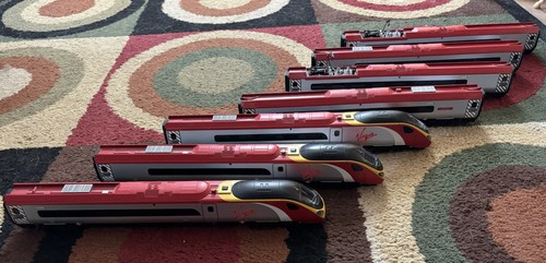 Hornby Pendolino Virgin 7 Piece Set 00 Gauge