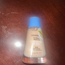 COVERGIRL Clean Matte Liquid Foundation Buff Beige 525, 1 oz packaging may