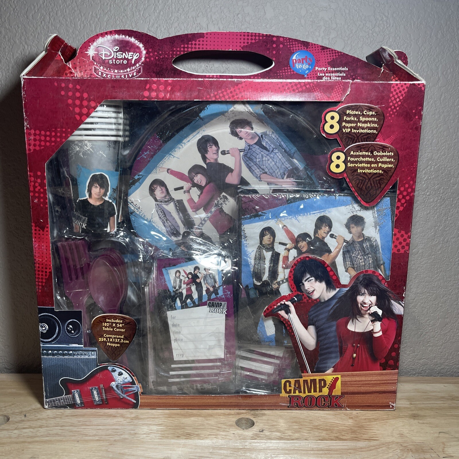 Nuevo con etiquetas Tienda Disney Campamento Rock Fiesta para Ir Esenciales Invitaciones Platos Tazas Tenedores