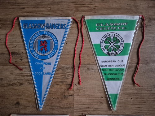 Old Pennant Glentoran FC Belfast - Northern Ireland - Mid 1970s - Good Condition - Picture 2 of 3