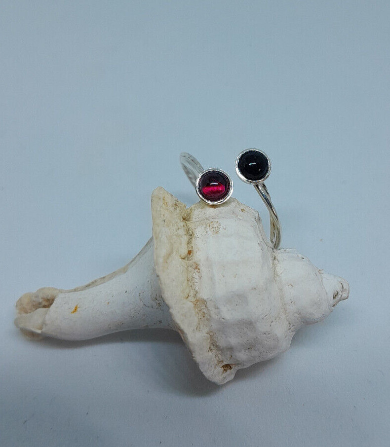 Bague en argent véritable avec pierres d'onyx et grenat véritable