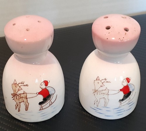 Vintage Reindeer and Sleigh Saki Salt and Pepper Shakers Japan - Picture 4 of 4
