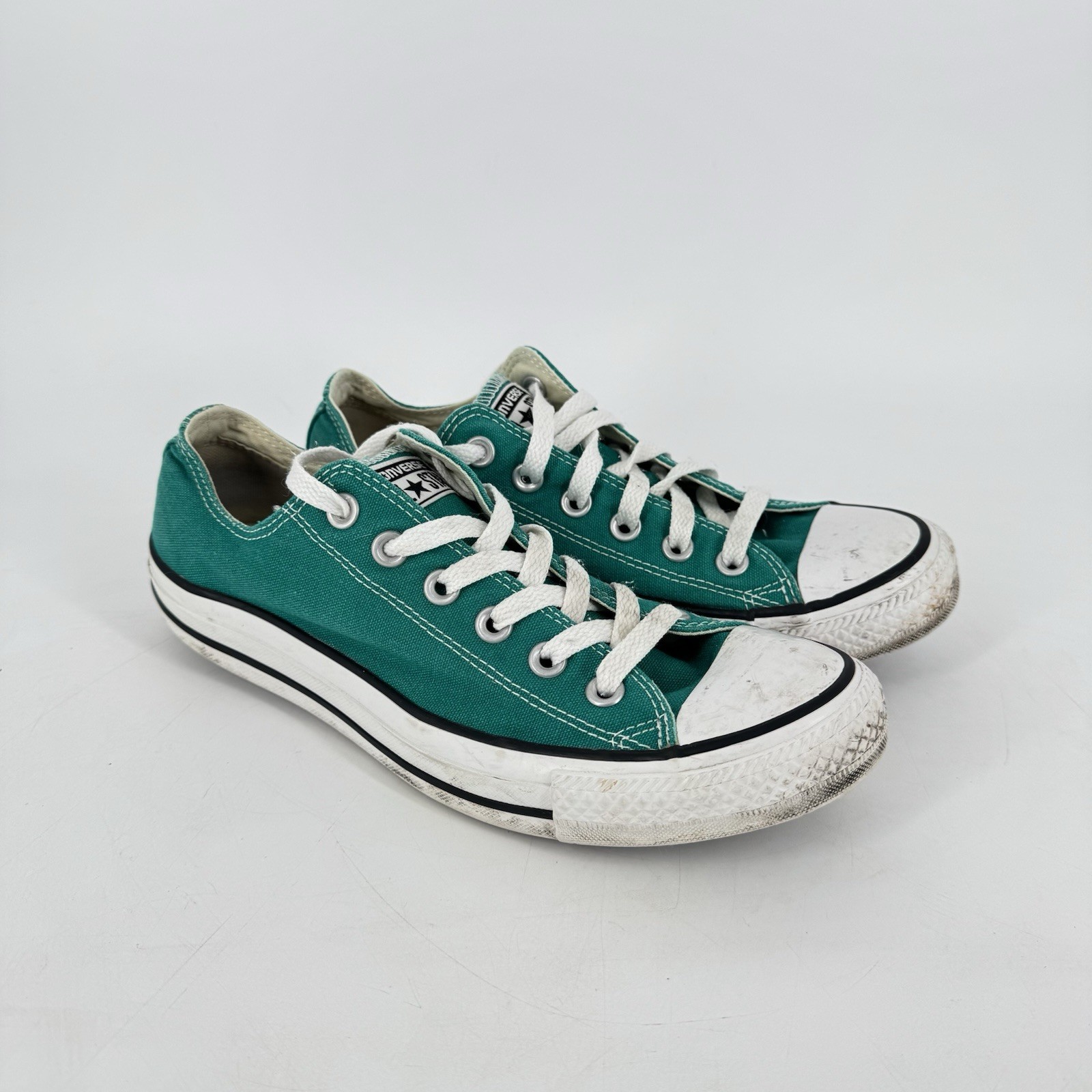 Converse Chuck Taylor All Star Low Top Green Canvas Sneakers Men’s 6 / Women’s 8