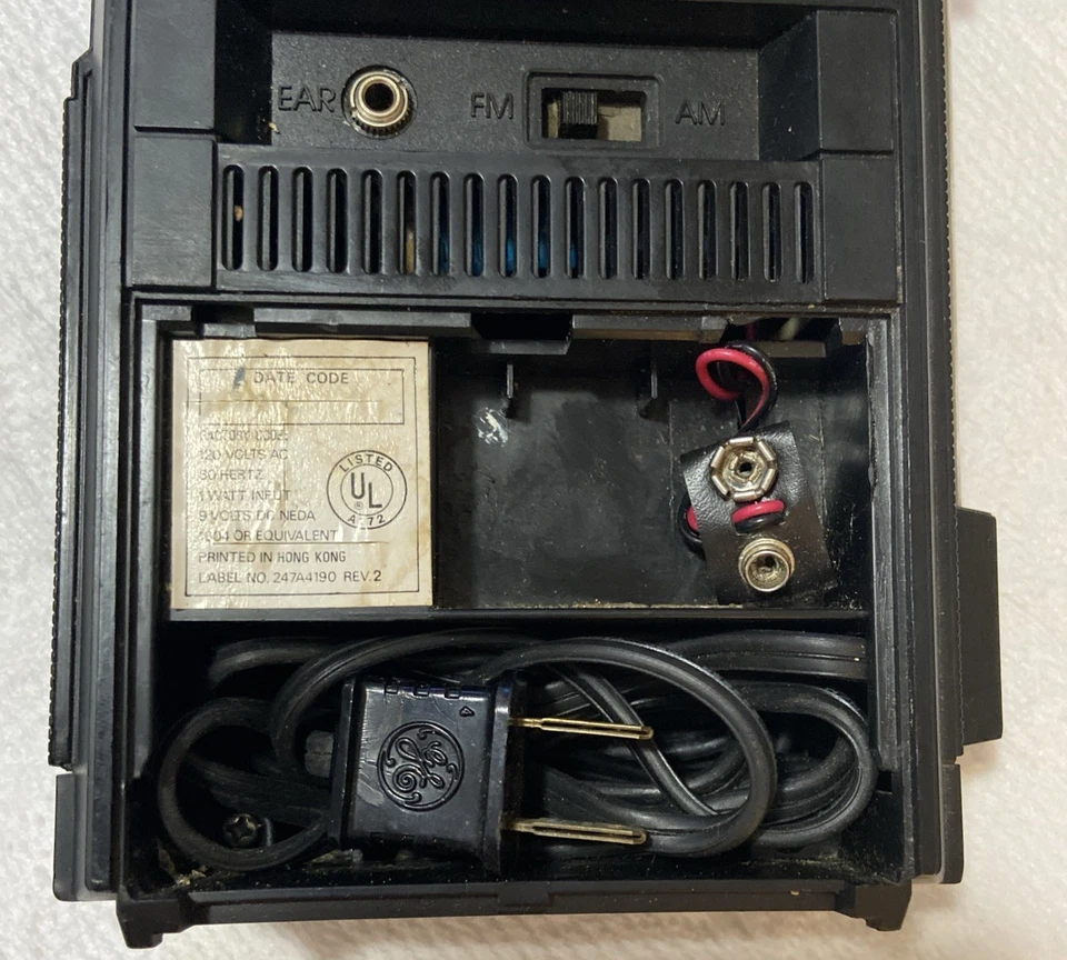 Radio Portátil GE De Colección AM/FM Modelo 7-2800B General Electric Probada - ¡FUNCIONA! Foto 4 de 4