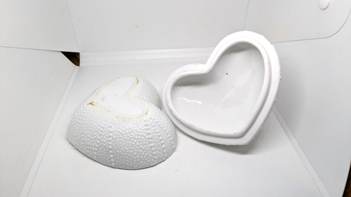 Caja de joyería/batija en forma de corazón vintage de porcelana de hueso de 4,5" X 3,5" - Imagen 6 de 6