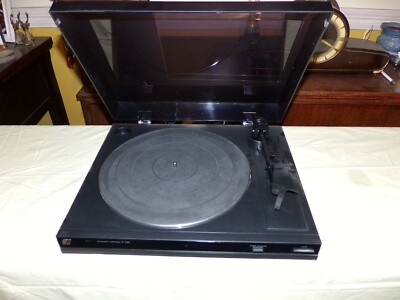 Vintage SANSUI Model P-1100 Turntable/Record Player