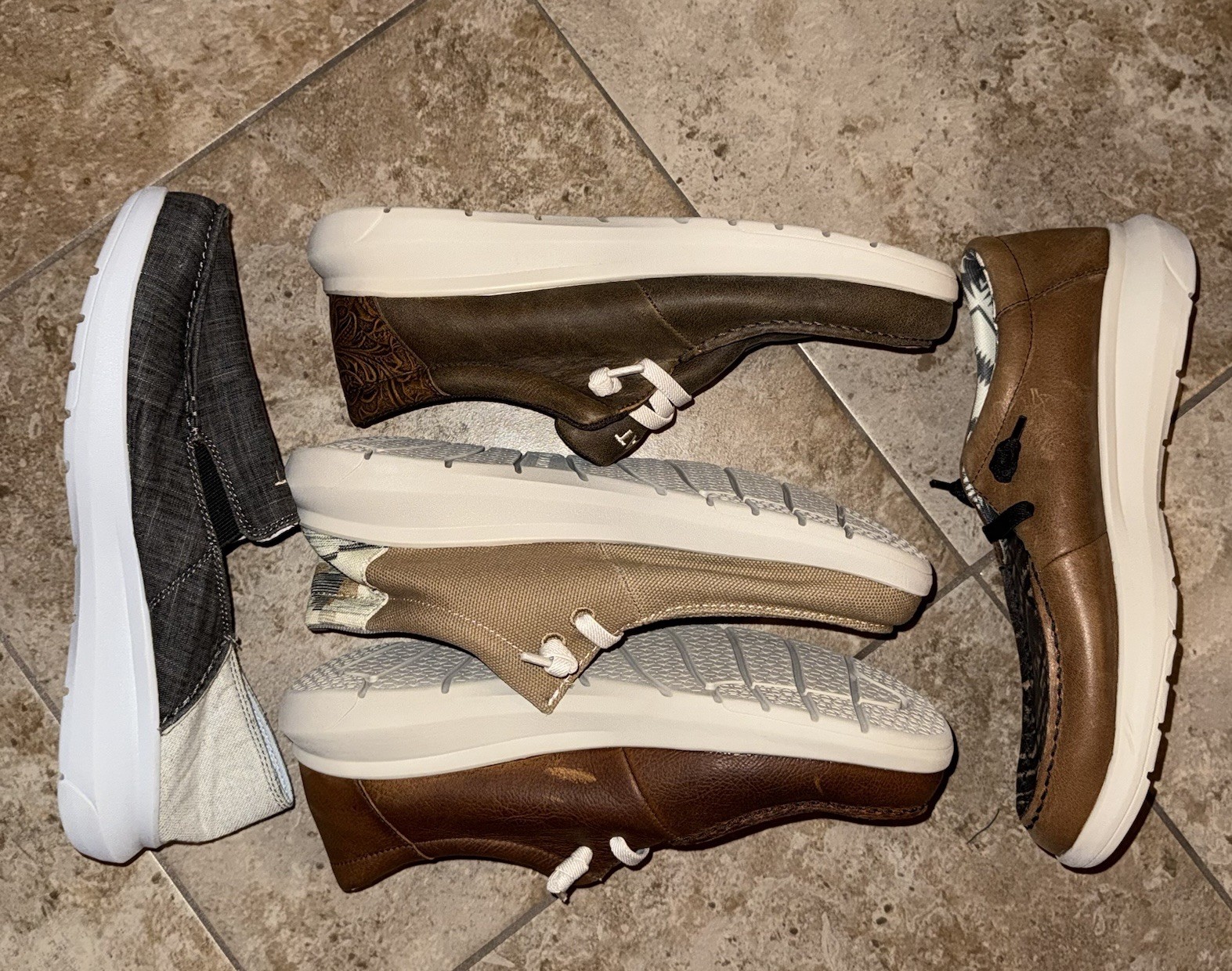 SAOLA (SOLO SCARPA DESTRA) TAGLIA 10D ARIAT HILO MARRONE SLIDE AMPUTATO CAMPIONE LOTTO DI 5 UOMO