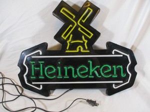 Heineken - Wall Hanging - Lighted Beer Bar Sign - 21" x 18" - Works