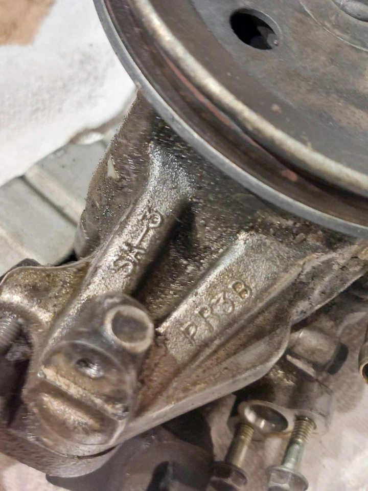 Bomba de dirección asistida 90-93 Acura Integra GSR B17a1 PR3-8 con soporte de montaje completo Foto 3 de 4