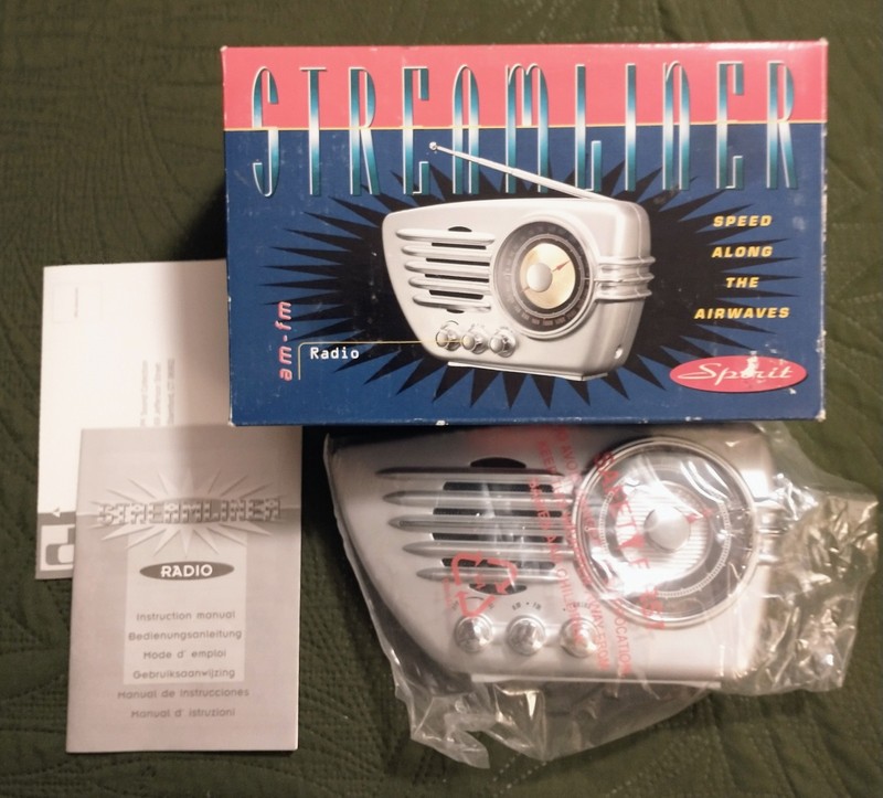 Spirit Streamliner Battery-Operated Silver AM-FM Radio (NEW)