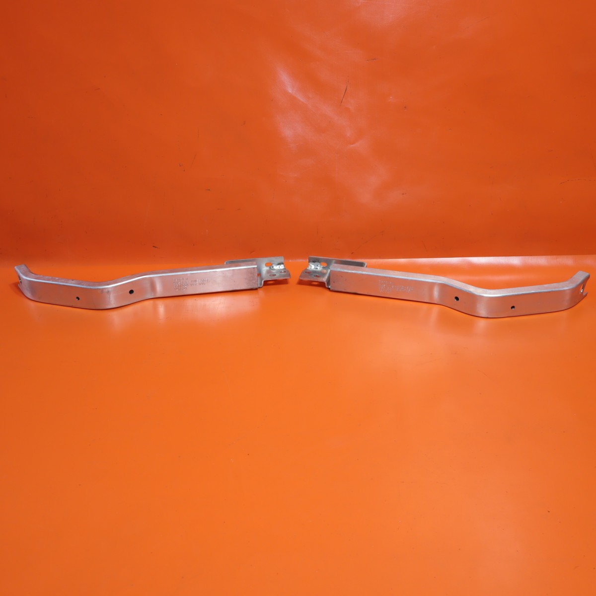 Bentley Flying Spur 2020-2023 Front Right Support brackets Pair