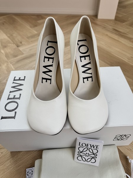 LOEWE ‘Toy’ heels in white leather - worn once - sz 39