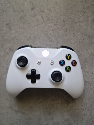 Original Microsoft Xbox One Wireless Controller Modell 1708 in weiß