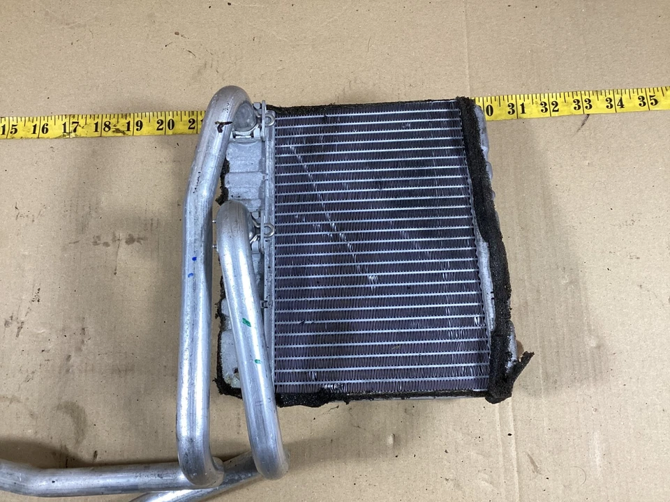 Radiador de núcleo de calefacción BMW X3 2007-2009 con tubo de manguera 64118372783 OEM. Foto 2 de 4