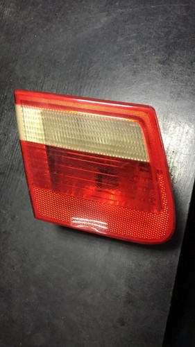 BMW 3 (E46) 2004 Heckklappe Rückleuchte links (Beifahrerseite) 8368759