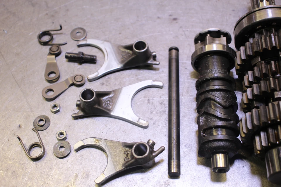 84-86 Kawasaki Ninja 900r Gpz 900 Transmission Tranny Foto 3 de 4