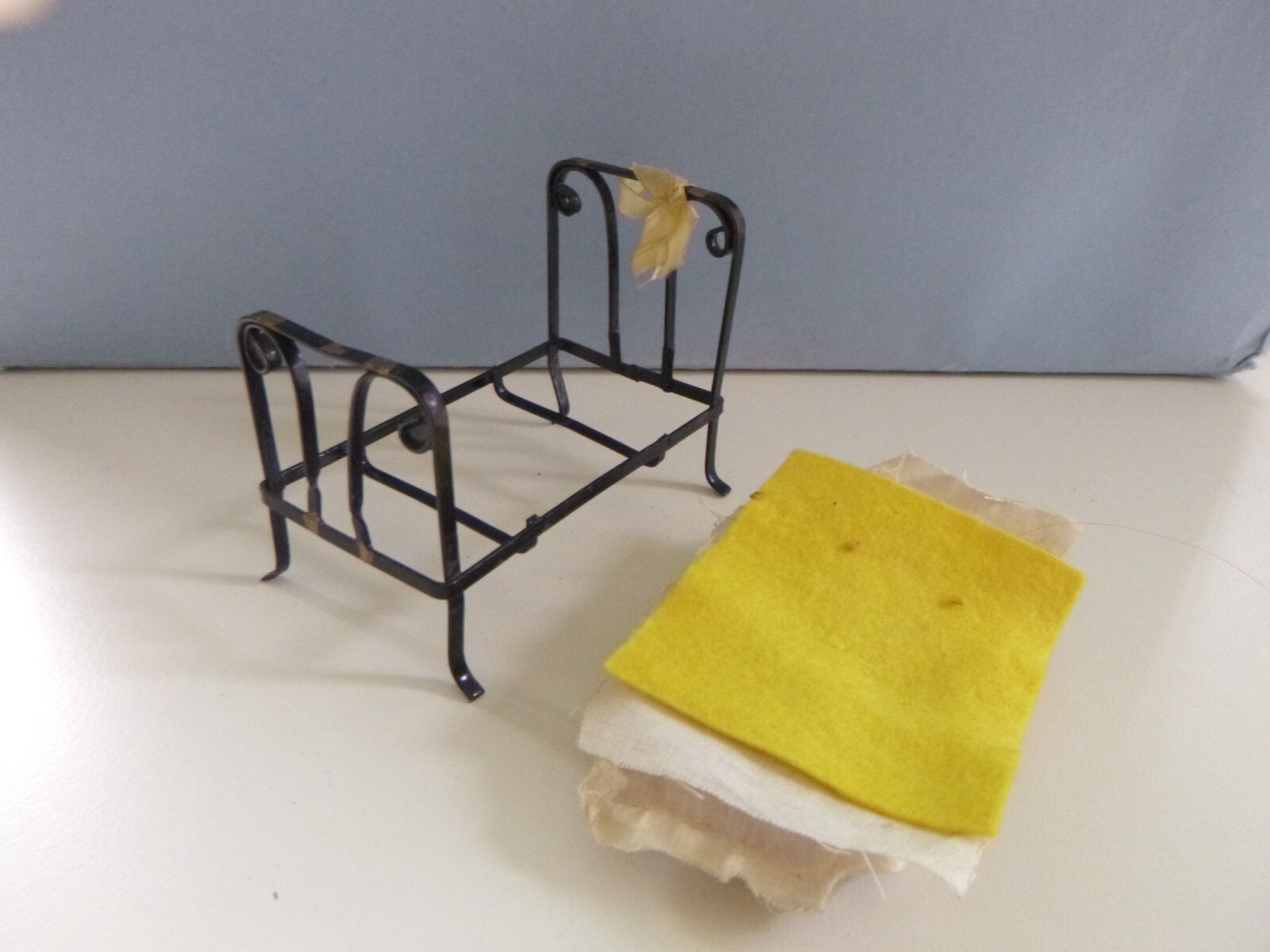 Vintage Antique Dolls' House Metal Bed And Bedding eBay