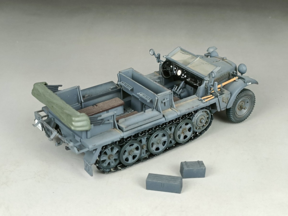 1/35 Built WWII German Sd.Kfz 10 Demag 7 1t Half Track German Grey