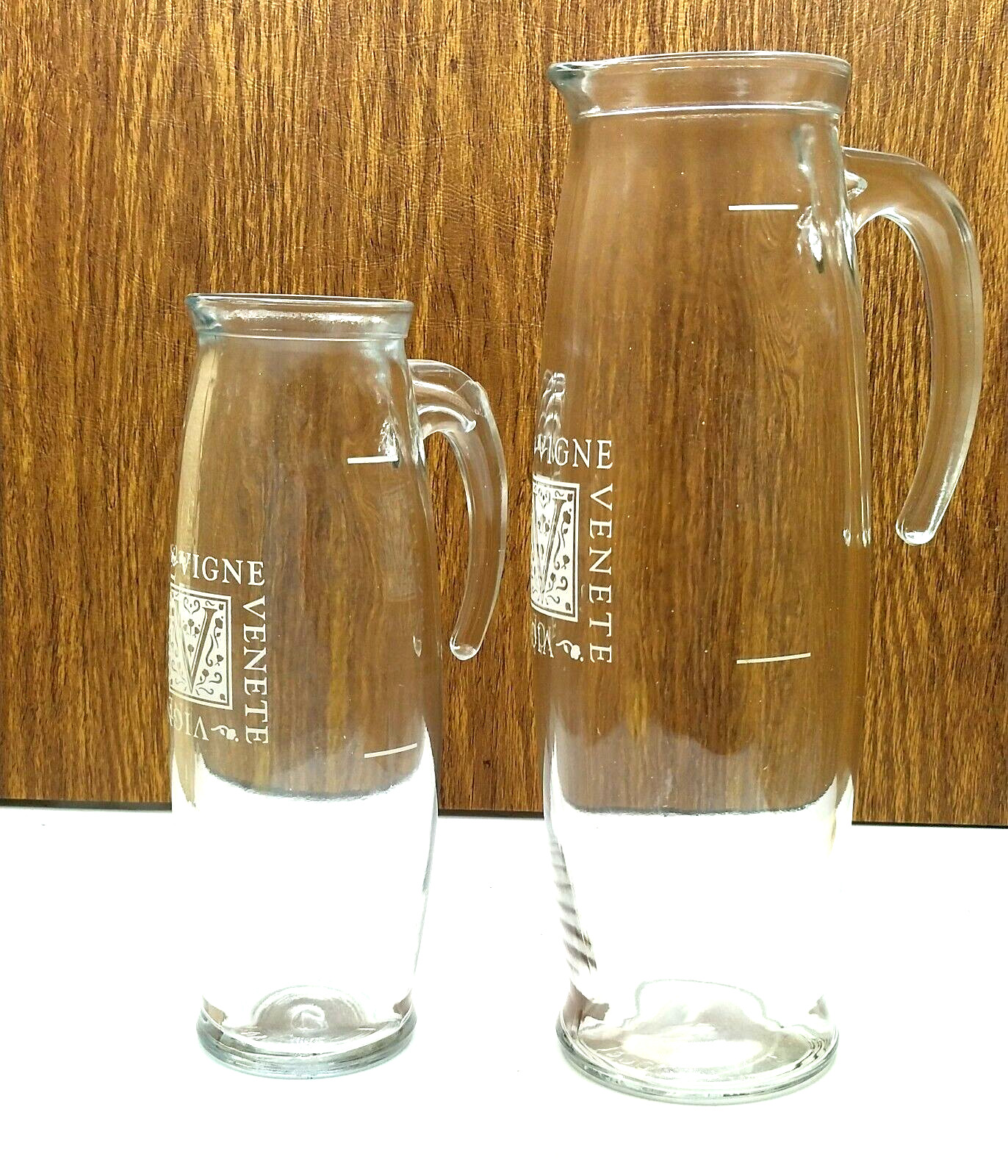 Set of 2 Sizes Venete Vigne Italian Red Wine Carafes Jugs Clear Glass W/Handles