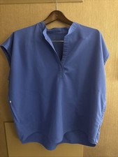 Figs Technical Collection Scrub Top Size XL Blue Sleeveless V Neck 2 Pocket Nice
