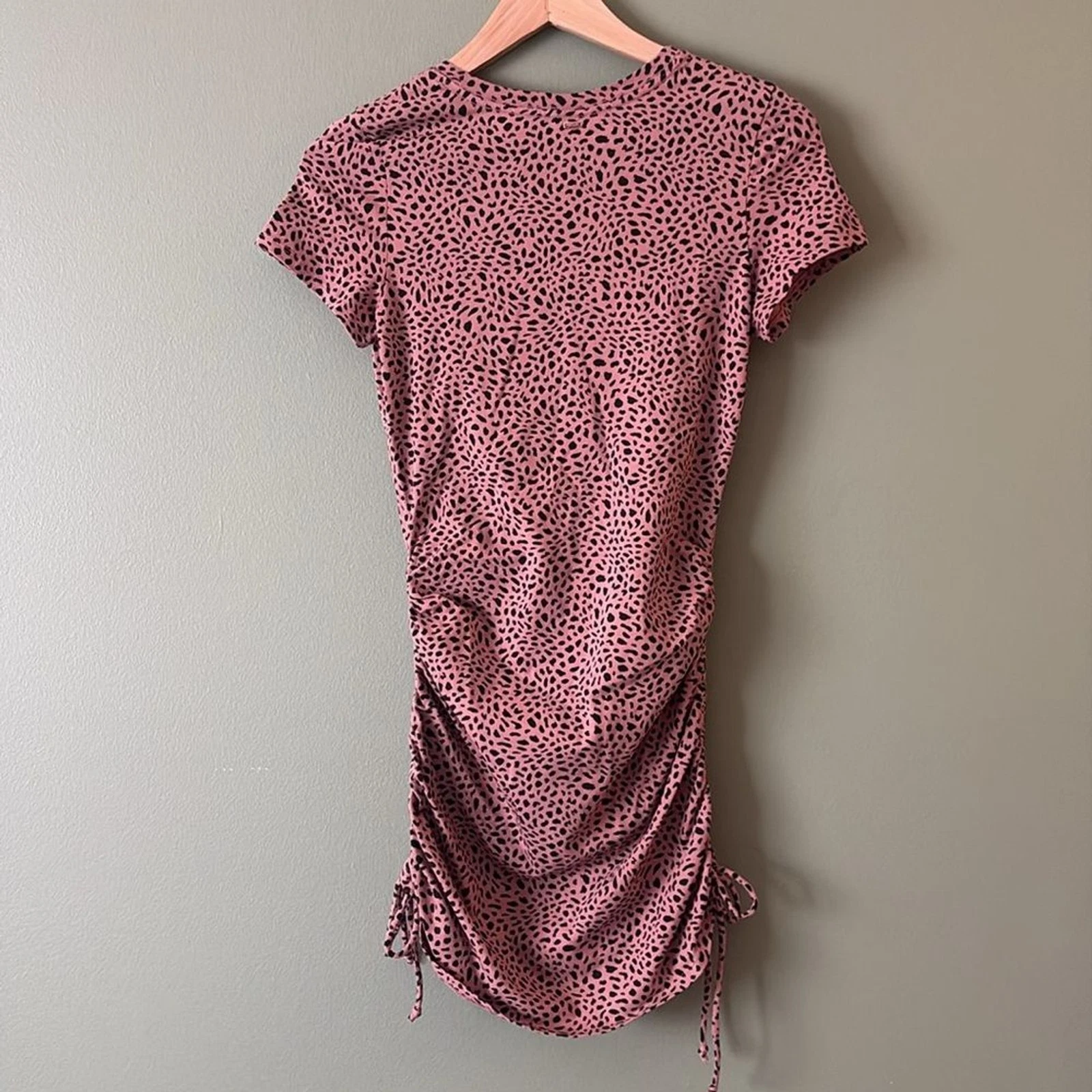 UNDERCOVER Mini abito Victoria's Secret ROSA stampa leopardata bodycon ruches cravatta lati taglia S