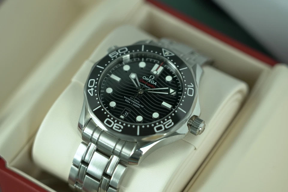 Omega Seamaster Diver 300M 210.30.42.20.01.001, Foto 3 von 5