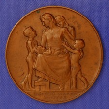 "DZIEŃ MATKI" Matka z dziećmi XL Brązowa plakietka 70mm A. TWARDA