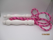 SPRINGSEIL PINK MIT WEISSEN HOLZGRIFFEN