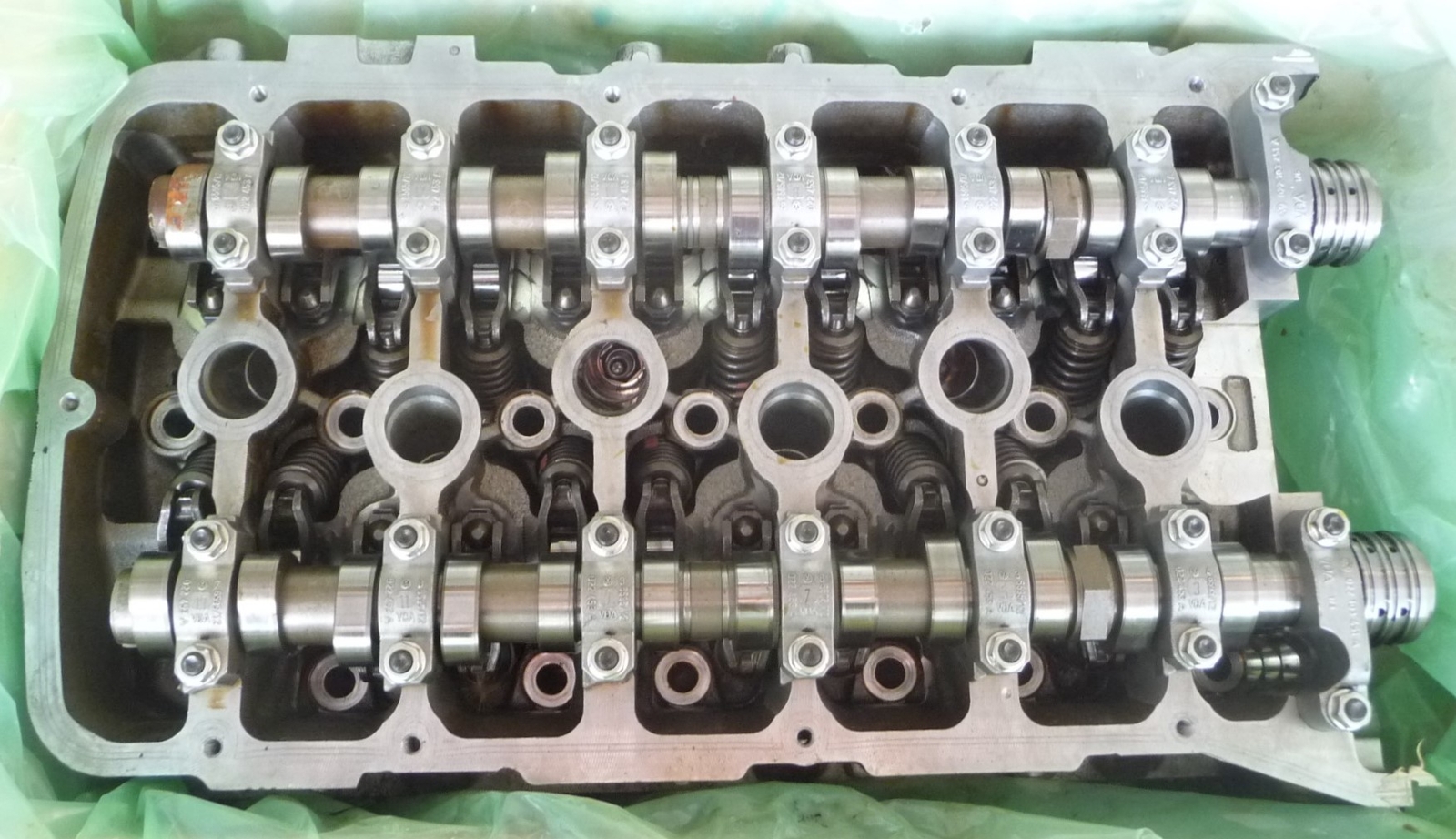 2012-2013 Bentley Continental GT GTC Flying Spur W12 6.0L Cylinder Head`s OEM