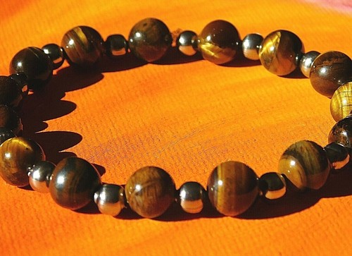 Pulsera hecha a mano con piedras preciosas y cuentas de acero para hombre/dama - ojo de tigre natural. - Imagen 2 de 3