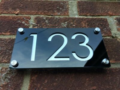 MODERNE GRAVIERTE TÜRNUMMER SCHILD HAUSNAME STRAßenname geschnitten acryl aluminium