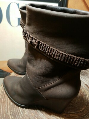 B makowsky woman choco brown leather 3'' heels Wedge Boots 5.5M