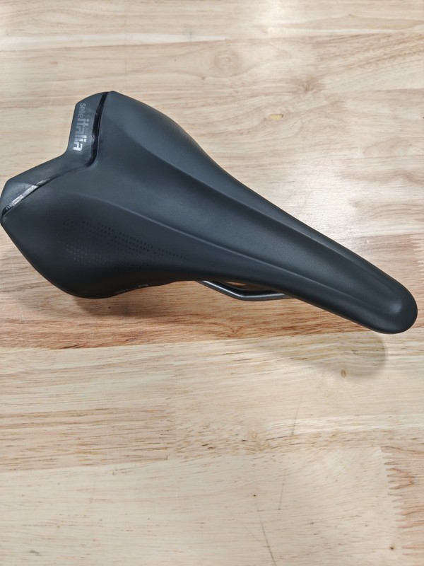 Selle Italia SLR ADVAN fill Elite Saddle - L1 (145mm) - Black Brand New