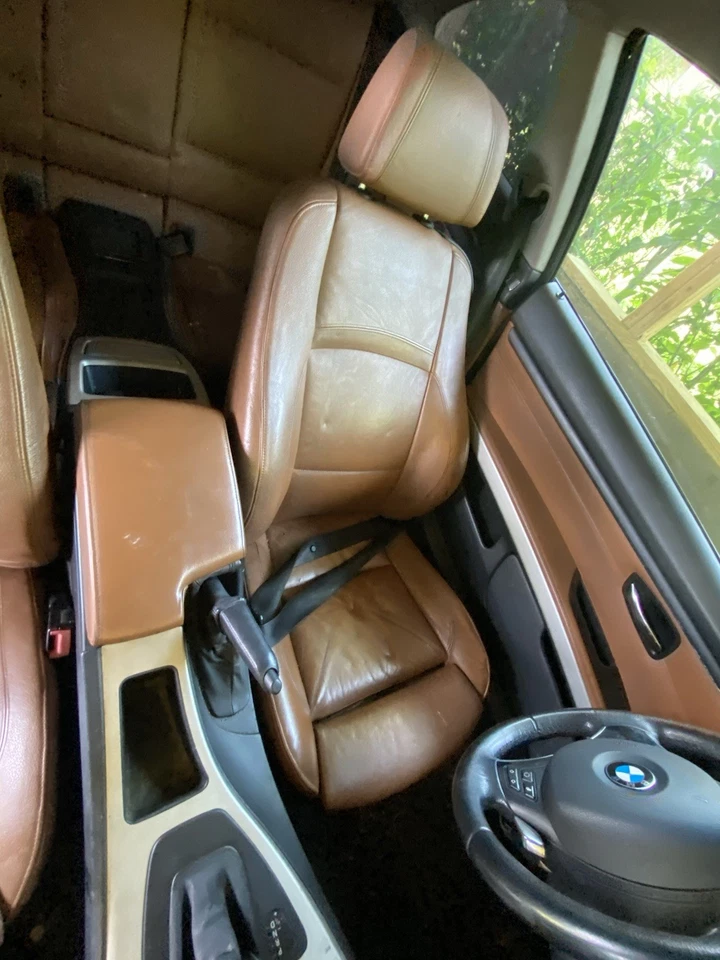 BMW 335i 2009 cupé asientos interiores y molduras Foto 2 de 4