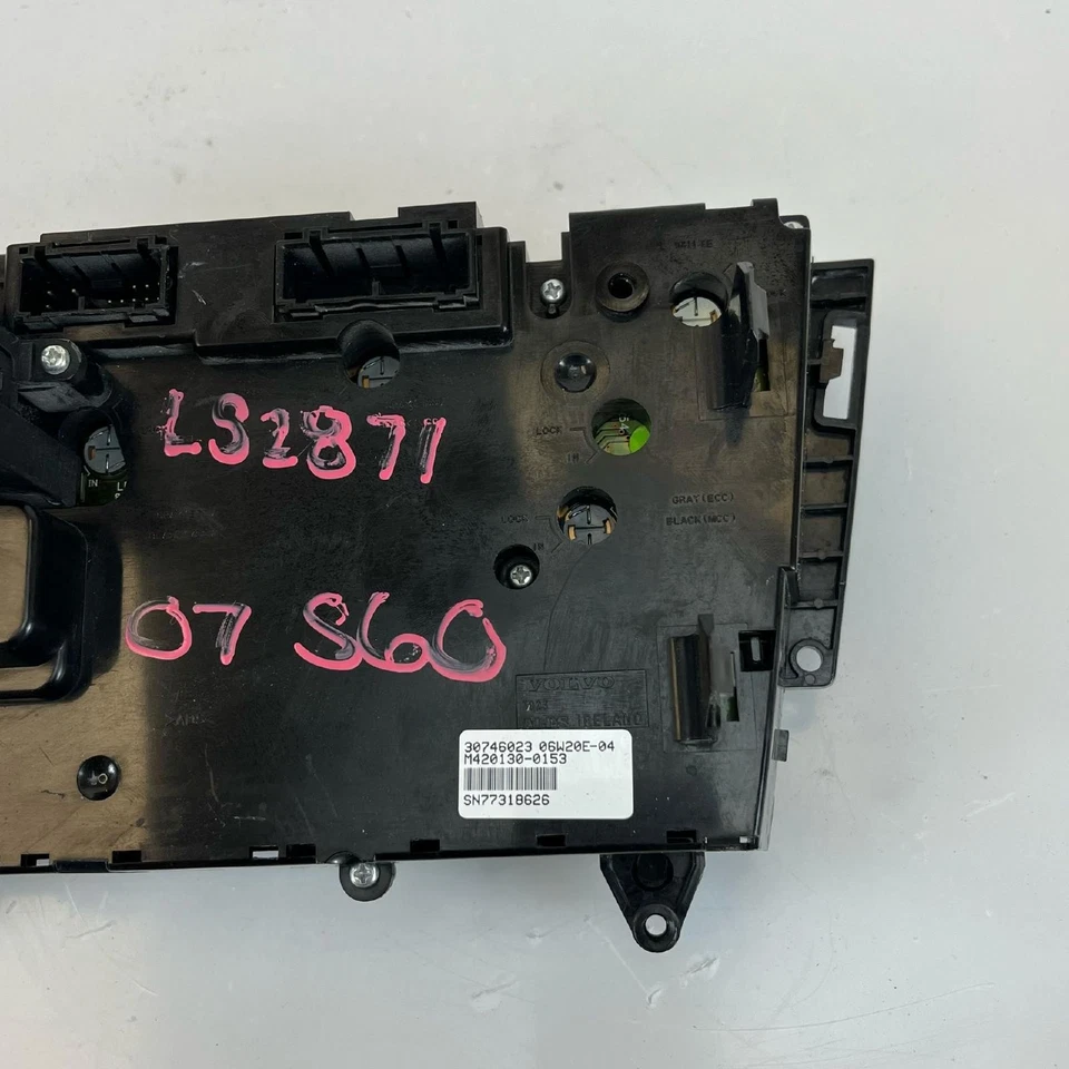 01-09 Volvo V60 V70 XC70 OEM AC calefacción climatización panel reposacabezas maletero térmico Foto 4 de 4
