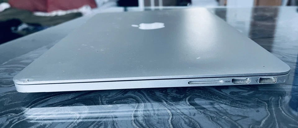 13-inch Apple MacBook Pro 2.4GHz i5 8GB RAM 256GB SSD Late 2013 A1502 - Image 3 of 4