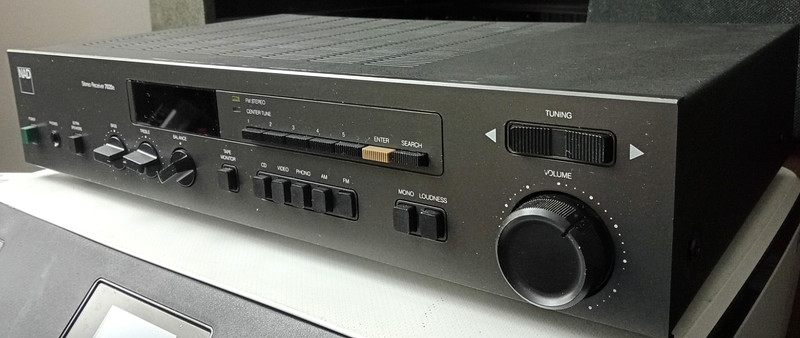 NAD 7020E Audiophile level HiFi Amplifier / Receiver /  NOS / Unused / MINT.