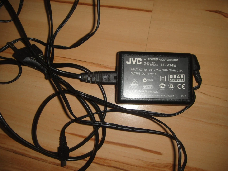 JVC GR-D23E Digitale MiniDV Video Kamera Camcorder Videorecorder funktioniert - Bild 2 von 4