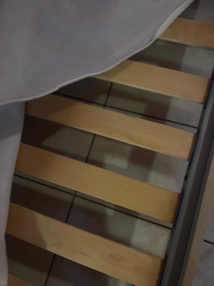 Letto semi castello rosso e bianco  - Immagine 2 di 4