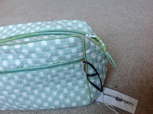 caro london green / cream polka dot toiletry bag - 第 2/2 張圖片