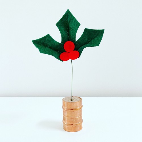 Felt Holly and Berries, Felt Die Cut Christmas Holly Leaves - Picture 5 of 9