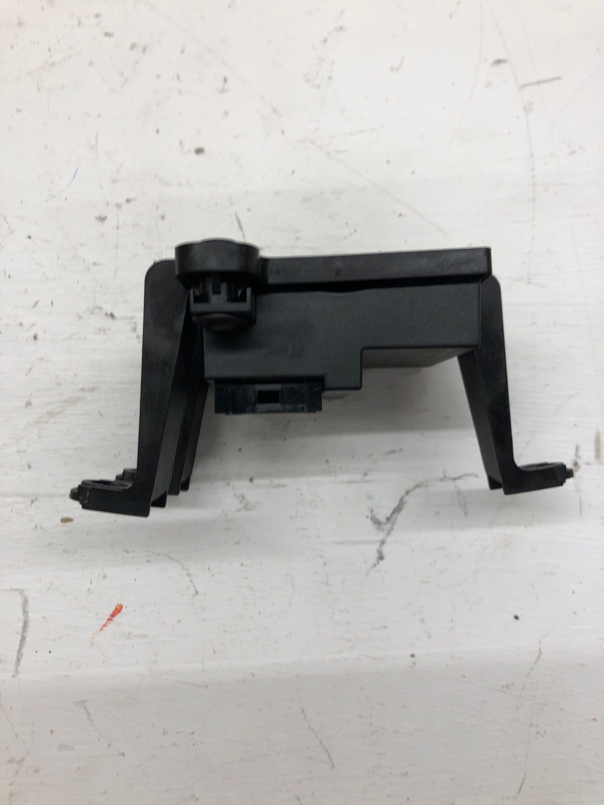 2013 - 2019 BENTLEY FLYING SPUR HEATER CONTROL MODULE 4W0907042A OEM